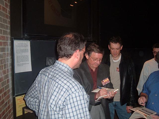 Lee Signs Autographs