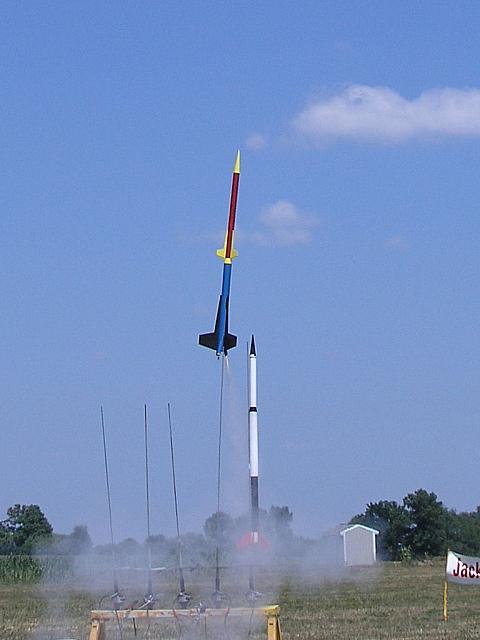 Flis Kits Tres - Only one motor lit. Minimal damage