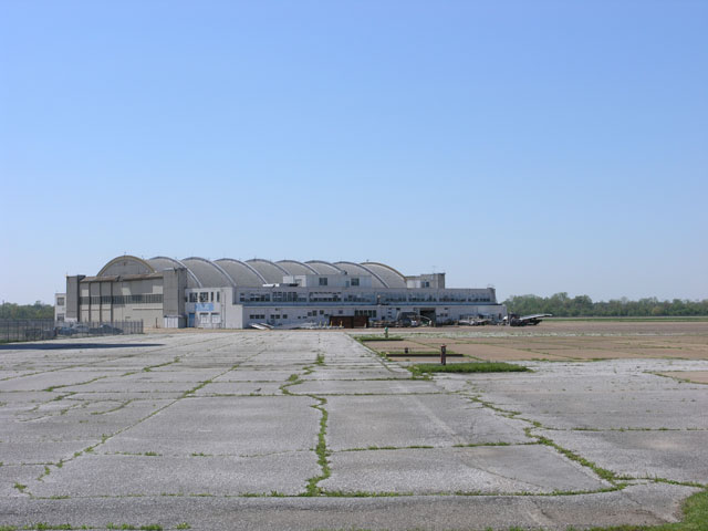 Reserve-Hangar-2