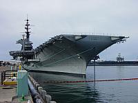 Bow_view_Stennis_in_backgro