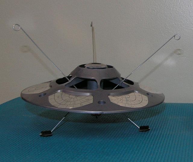 Quest-Flying-Saucer