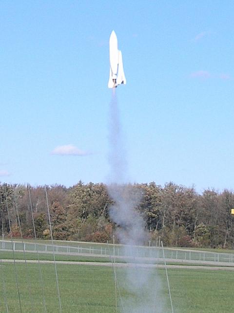 Roger Sadowsky's SSQ. Nicest flight of one of these I've seen yet.