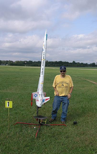 George Pike with his 4" Interceptor prior to his L2 cert launch on a J350
