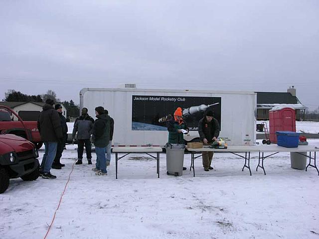 Yea, that's Eldred... in the snow... and it's less the 50 degrees out. *LOL*