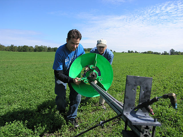 Scott Miller and Tony Haga load Tony's Woket