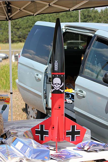 Future Estes kit release - Upscale Der Red Max