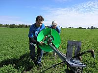 Scott Miller and Tony Haga load Tony's Woket